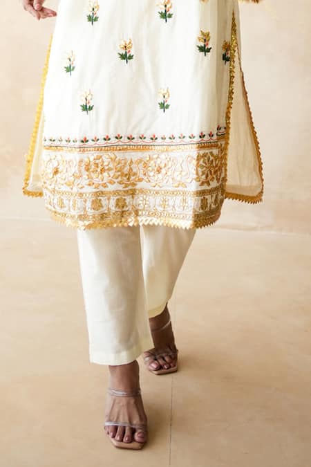 Gulabo Jaipur White Silk Embroidery V-neck Jamila Kurta And Pant Set Online at Aza Fashions Gulabo Jaipur_White Silk Embroidery V-neck Jamila Kurta And Pant Set _Online_at_Aza_Fashions