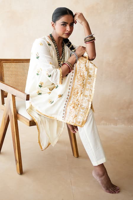 Gulabo Jaipur White Silk Embroidery V-neck Jamila Kurta And Pant Set at Aza Fashions Gulabo Jaipur_White Silk Embroidery V-neck Jamila Kurta And Pant Set _at_Aza_Fashions