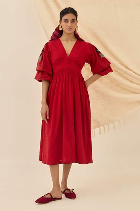 Jodi Unab Dobby V-Neck Midi Dress  