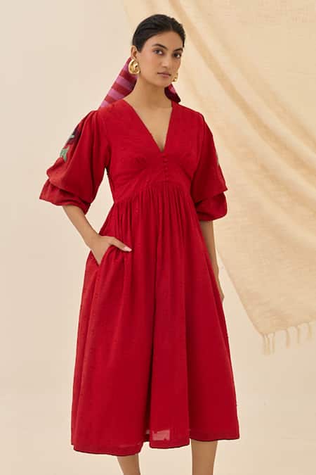 Jodi Unab Dobby V-Neck Midi Dress  