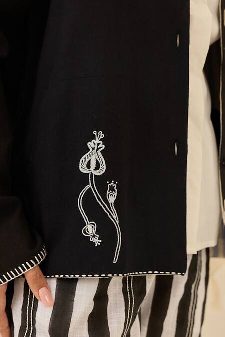 Buy_Jodi_Black Cotton Embroidery Collared Jugnu Jacket _Online_at_Aza_Fashions