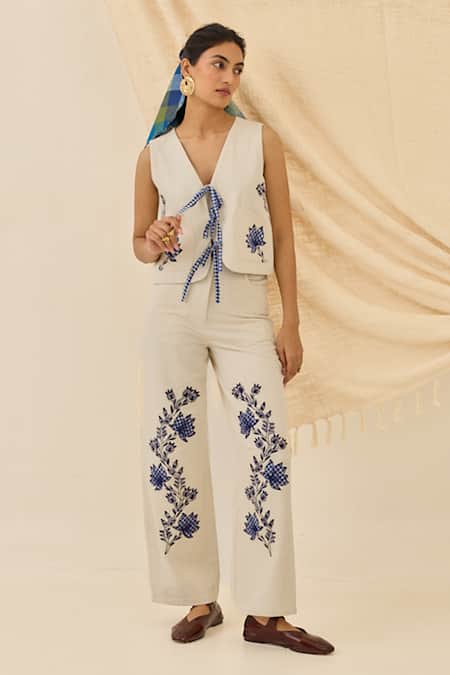 Jodi Saras Tie-Up Floral Embroidered Waistcoat 