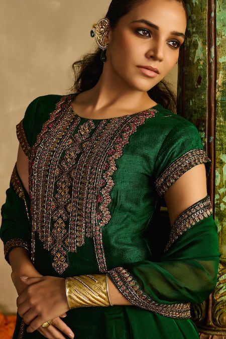 Reeti Arneja Green Handloom Cotton, Silk, Organza Embroidery, Paan Patola Kurta Gharara Set at Aza Fashions Reeti Arneja_Green Handloom Cotton, Silk, Organza Embroidery, Paan Patola Kurta Gharara Set _at_Aza_Fashions
