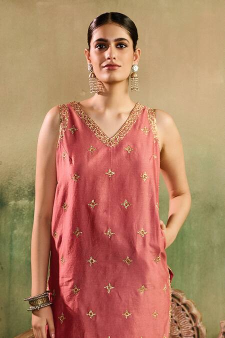 Buy_Reeti Arneja_Pink Chanderi Embroidery, Zari V-neck Gulaabi Kurta And Pant Set _Online_at_Aza_Fashions