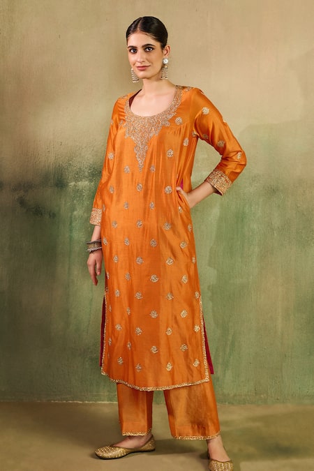 Reeti Arneja Aftabi Embroidered Kurta & Pant Set 