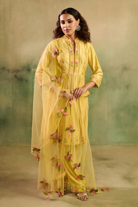 Reeti Arneja Zard Embroidered Kurta Pant Set 