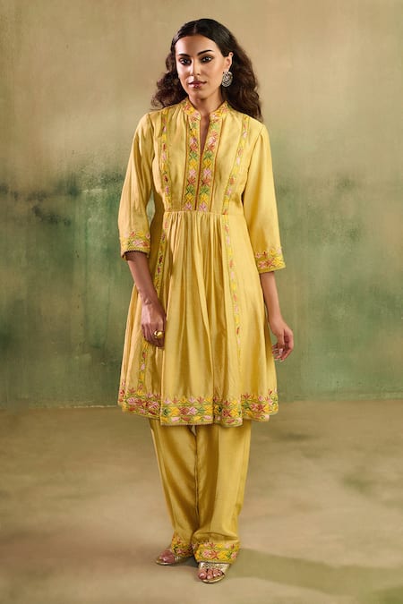 Buy_Reeti Arneja_Yellow Chanderi Embroidery, Applique Mandarin Collar Zard Kurta Pant Set _Online_at_Aza_Fashions