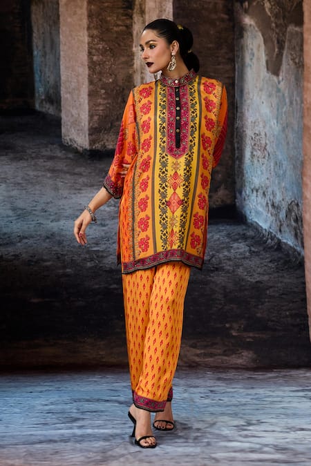 Rajdeep Ranawat_Yellow Silk Embroidery, Stones Collared, Button-down Neck Bethari Ghazal Tunic _Online_at_Aza_Fashions