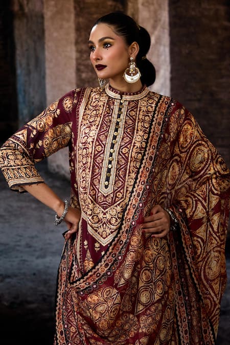 Rajdeep Ranawat Maroon Silk Mandarin Collar Bethari Ramin Kurta at Aza Fashions Rajdeep Ranawat_Maroon Silk Mandarin Collar Bethari Ramin Kurta _at_Aza_Fashions