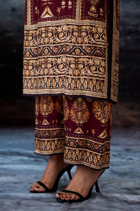 Buy Rajdeep Ranawat Maroon Silk Mandarin Collar Bethari Ramin Kurta Buy_Rajdeep Ranawat_Maroon Silk Mandarin Collar Bethari Ramin Kurta