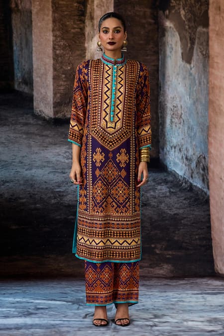 Rajdeep Ranawat_Purple Silk Mandarin Collar Bethari Ramin Kurta _Online_at_Aza_Fashions