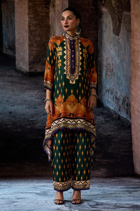 Buy_Rajdeep Ranawat_Emerald Green Silk Mandarin Collar Bethari Navya Tunic _Online_at_Aza_Fashions