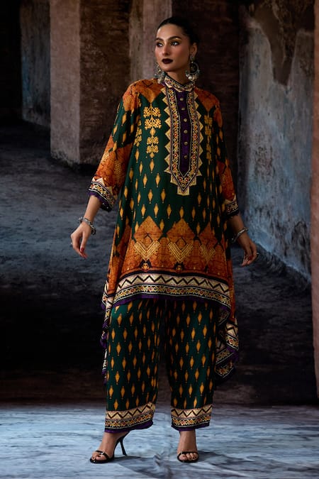 Buy_Rajdeep Ranawat_Emerald Green Silk Mandarin Collar Bethari Navya Tunic 