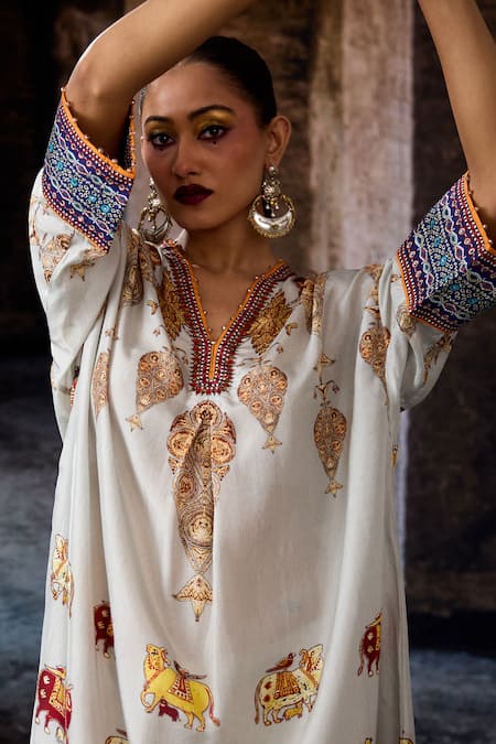 Buy_Rajdeep Ranawat_Off White Silk V-neck Bethari Banera Tunic _Online_at_Aza_Fashions