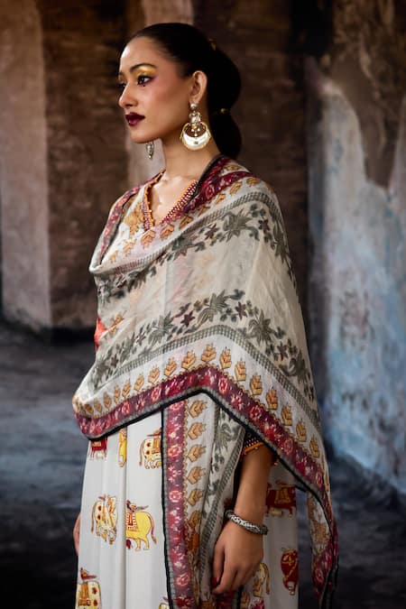 Rajdeep Ranawat_Off White Bethari Irem Dupatta _Online_at_Aza_Fashions