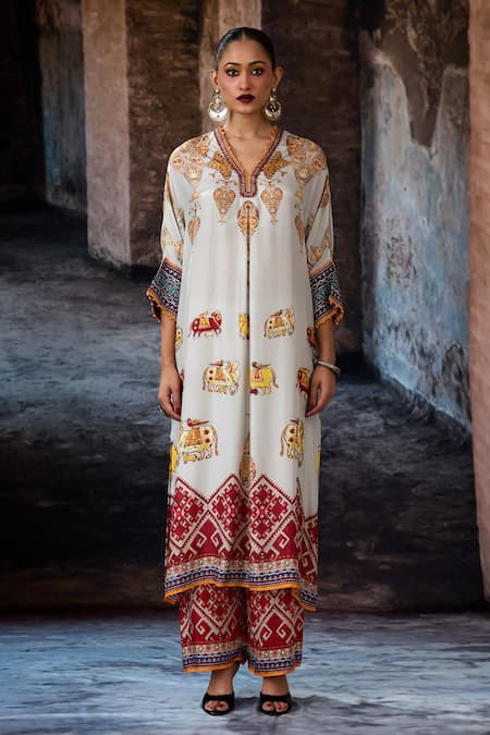 Buy_Rajdeep Ranawat_Off White Bethari Irem Dupatta _Online_at_Aza_Fashions