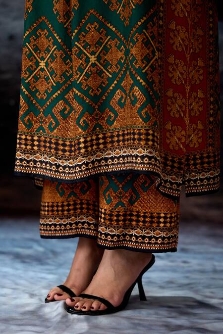 Rajdeep Ranawat_Maroon Bethari Irem Dupatta _at_Aza_Fashions