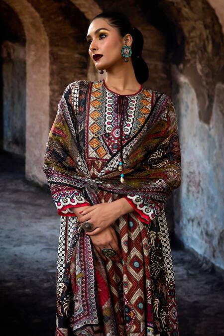 Buy_Rajdeep Ranawat_Off White Bethari Irem Dupatta _Online_at_Aza_Fashions