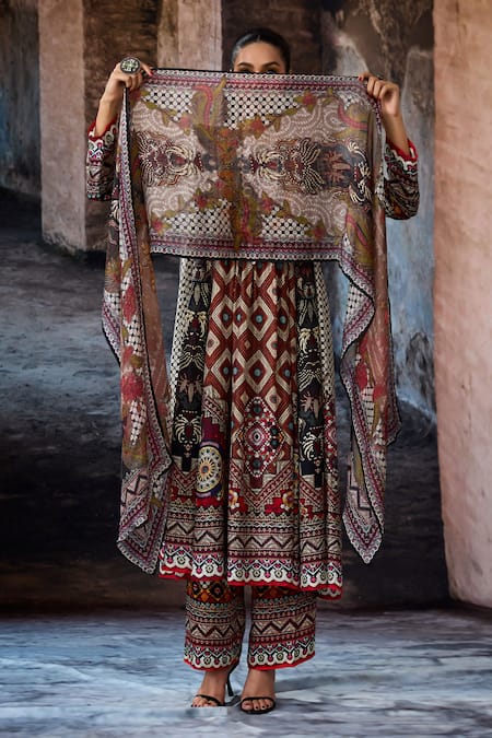 Rajdeep Ranawat Bethari Irem Dupatta 