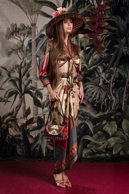 Buy_Rajdeep Ranawat_Beige Modal, Satin V-neck Bethari Rubali Crop Top _Online_at_Aza_Fashions