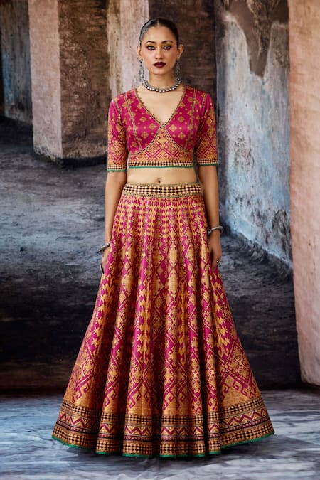 Rajdeep Ranawat Magenta Dupion, Lycra, Kota Doria V-neck, Round Bethari Leela Printed Skirt Set Online at Aza Fashions Rajdeep Ranawat_Magenta Dupion, Lycra, Kota Doria V-neck, Round Bethari Leela Printed Skirt Set _Online_at_Aza_Fashions