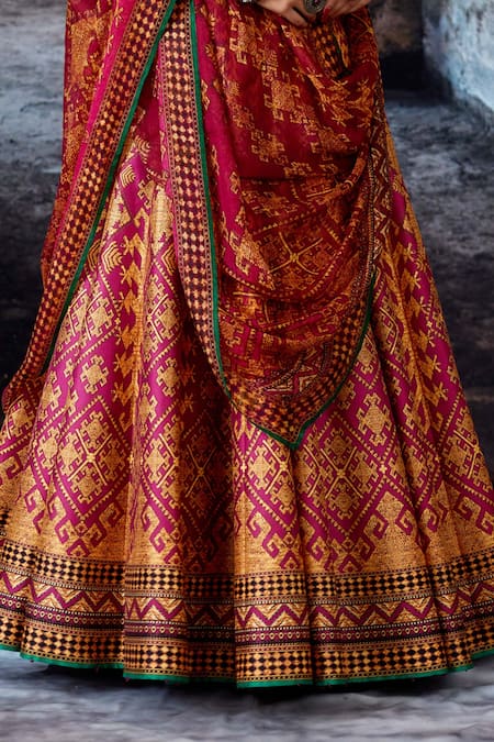 Shop Rajdeep Ranawat Magenta Dupion, Lycra, Kota Doria V-neck, Round Bethari Leela Printed Skirt Set Shop_Rajdeep Ranawat_Magenta Dupion, Lycra, Kota Doria V-neck, Round Bethari Leela Printed Skirt Set