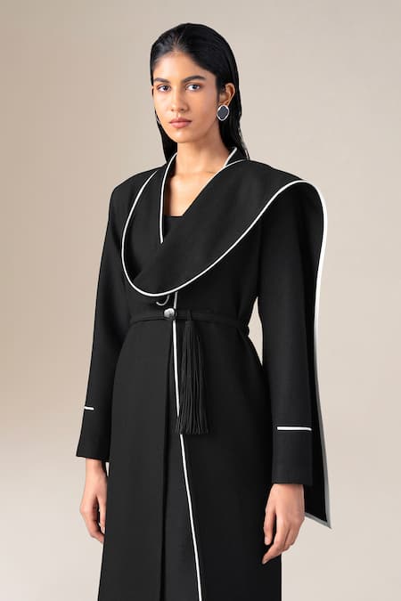 Buy_Ampm_Black Wool Piping, Tassels V-neck, Open Soraya Draped Lapel Abaya Jacket Set 