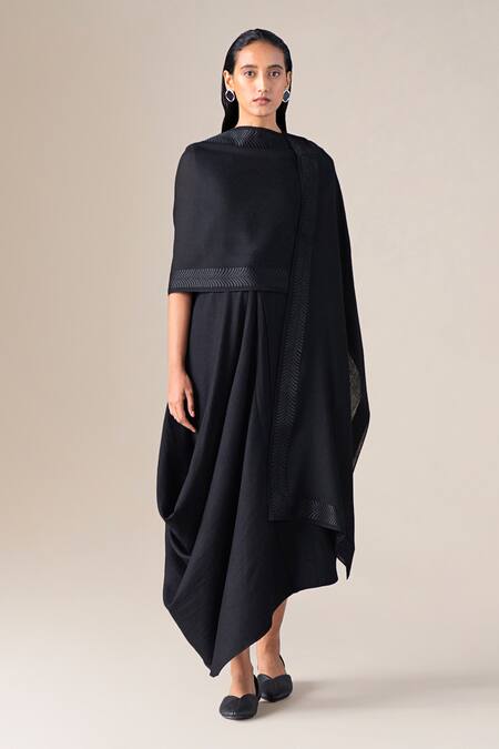 Ampm_Black Embroidery Naomi Resham Bordered Scarf _Online_at_Aza_Fashions