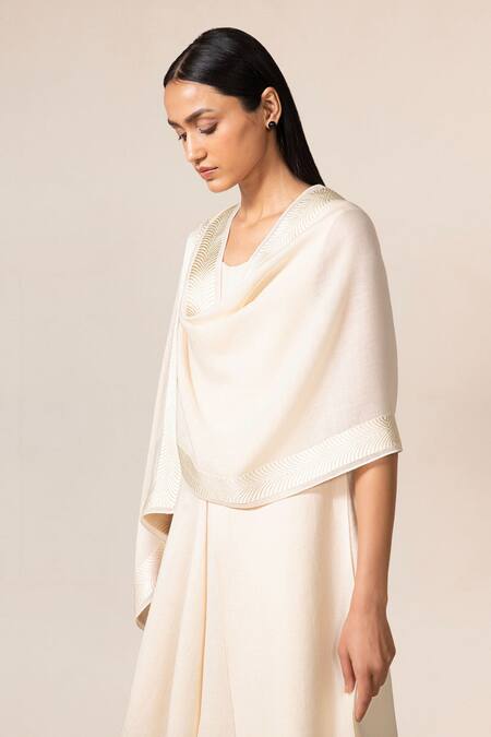 Ampm_Ivory Embroidery Naomi Resham Bordered Scarf _Online_at_Aza_Fashions