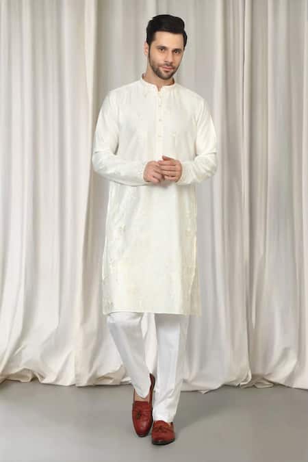 Aham-Vayam Upwan Embroidered Kurta & Pant Set 