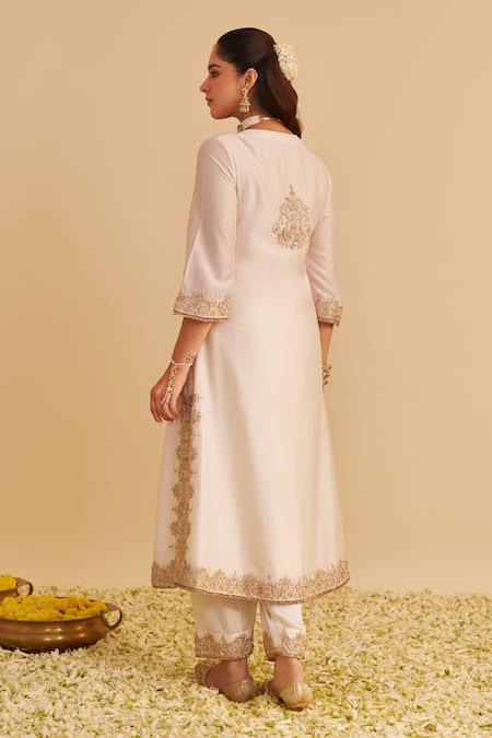 Shop Sheetal Batra Ivory Chanderi Silk, Bemberg Embroidery V-neck Areefa Kurta And Salwar Set at Aza Fashions Shop_Sheetal Batra_Ivory Chanderi Silk, Bemberg Embroidery V-neck Areefa Kurta And Salwar Set _at_Aza_Fashions
