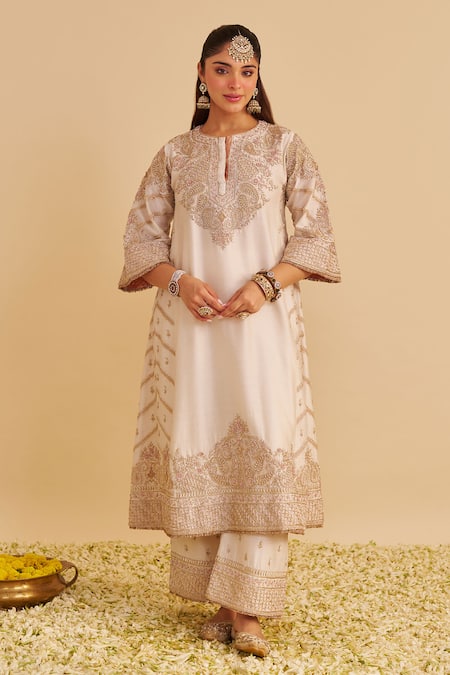 Sheetal Batra Aqsha Embroidered Chauga Kurta With Palazzo  