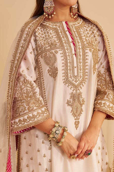 Buy Sheetal Batra Ivory Chanderi , Bemberg, Satin, Organza Zoya Kurta Salwar Set Buy_Sheetal Batra_Ivory Chanderi , Bemberg, Satin, Organza Zoya Kurta Salwar Set