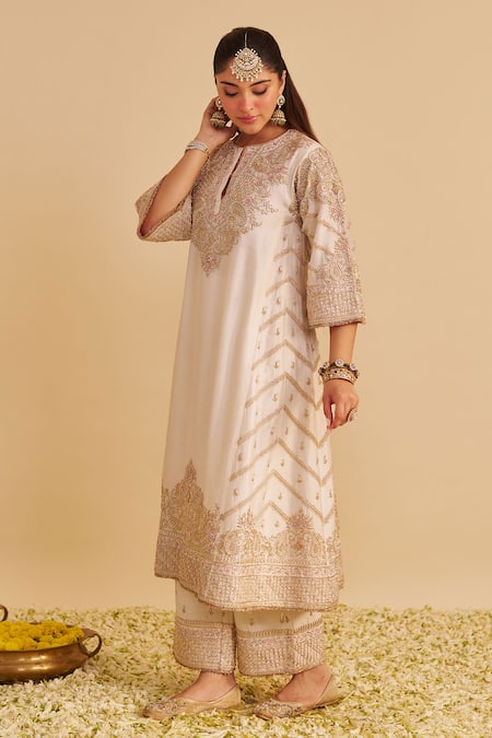 Buy_Sheetal Batra_Ivory Chanderi , Organza Embroidery, Zari Keyhole Aqsha Kurta Set _Online_at_Aza_Fashions