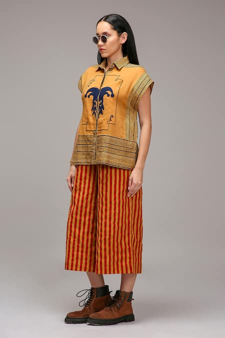 MATI_1 Brown Cotton Collared, Button-down Neck Joker Motif Shirt With Pant Online at Aza Fashions MATI_1_Brown Cotton Collared, Button-down Neck Joker Motif Shirt With Pant _Online_at_Aza_Fashions