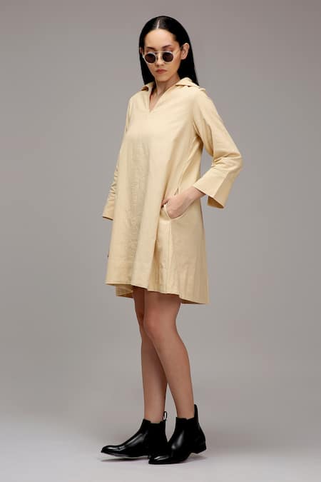 Buy MATI_1 Off White Cotton V-neck, Collared Short Dress Online at Aza Fashions Buy_MATI_1_Off White Cotton V-neck, Collared Short Dress _Online_at_Aza_Fashions
