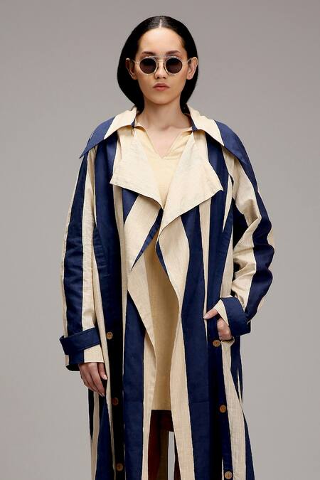 Buy_MATI_1_Off White Cotton Embroidery Collared, V-neck Vertical Stripe Longline Jacket _Online_at_Aza_Fashions