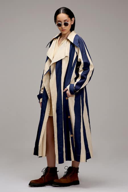 Shop_MATI_1_Off White Cotton Embroidery Collared, V-neck Vertical Stripe Longline Jacket _Online_at_Aza_Fashions