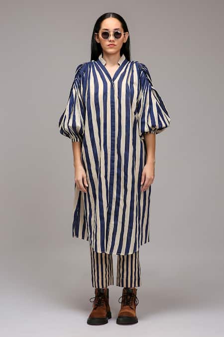 Buy MATI_1 Off White Cotton V-neck, Mandarin Collar Striped Long Tunic Online at Aza Fashions Buy_MATI_1_Off White Cotton V-neck, Mandarin Collar Striped Long Tunic _Online_at_Aza_Fashions