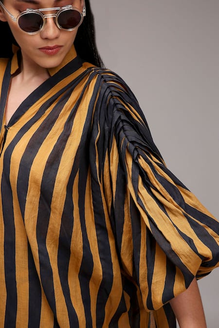 Shop MATI_1 Brown Cotton V-neck, Collared Striped Tunic And Pant Set Online at Aza Fashions Shop_MATI_1_Brown Cotton V-neck, Collared Striped Tunic And Pant Set _Online_at_Aza_Fashions