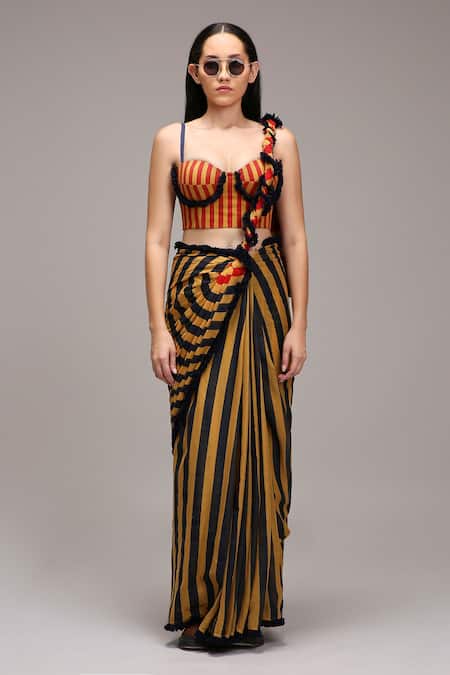 MATI_1 Brown Cotton Fringe Sweetheart Neck Striped Corset And Saree Set Online at Aza Fashions MATI_1_Brown Cotton Fringe Sweetheart Neck Striped Corset And Saree Set _Online_at_Aza_Fashions