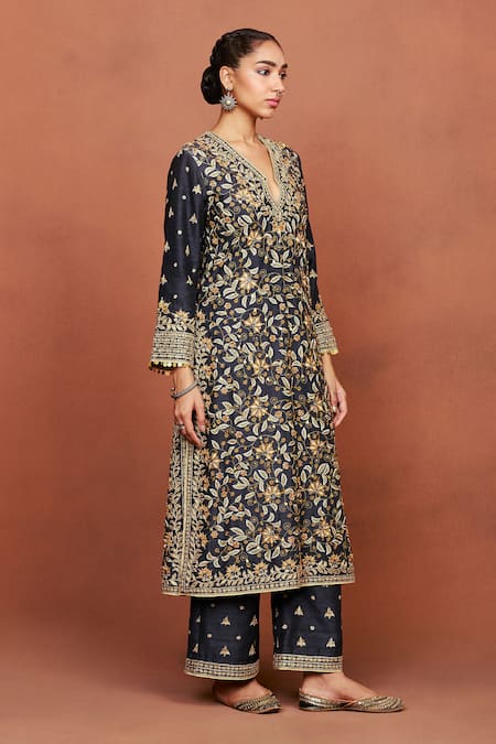 Sue Mue_Charcoal , Organza Embroidery, Beads, Taaj Floral Raw Kurta Set _at_Aza_Fashions