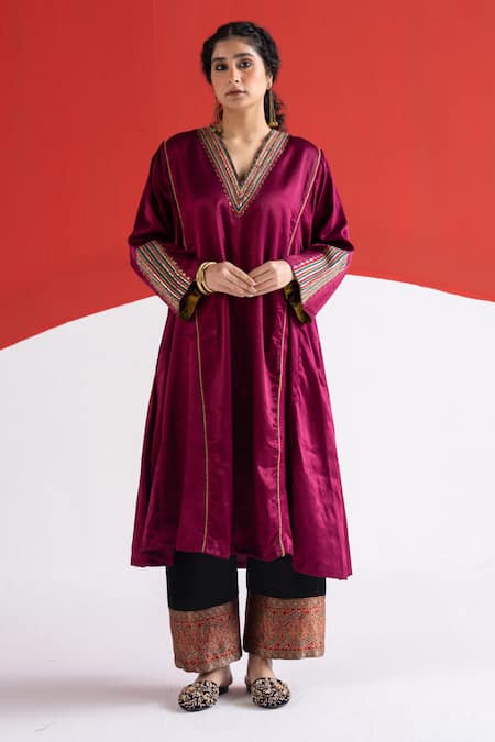 TA’Assur Gul Placement Embroidered Phiran Kurta 
