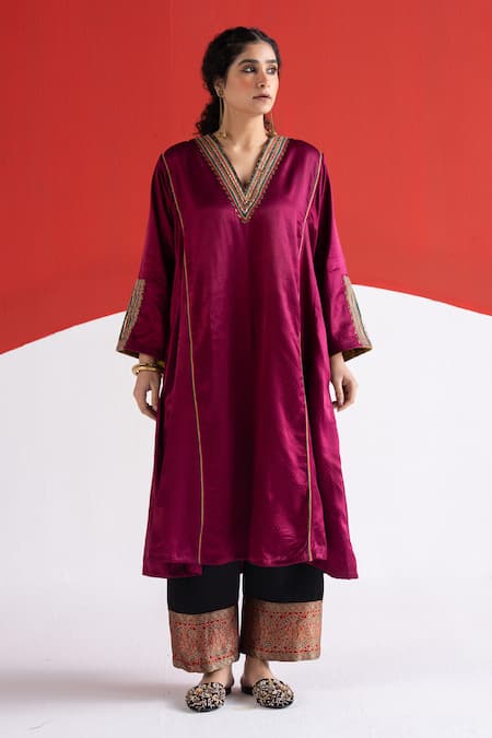 TA’Assur_Pink Embroidery, Sequins V-neck Gul Placement Phiran Kurta _Online_at_Aza_Fashions
