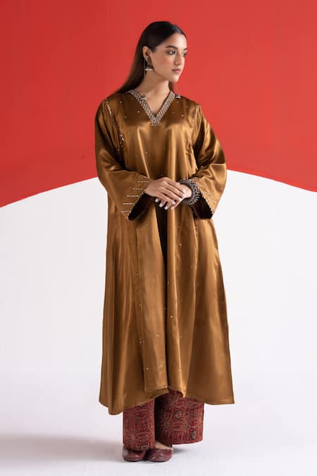 TA’Assur Gulnaaz Embroidered Phiran Kurta 