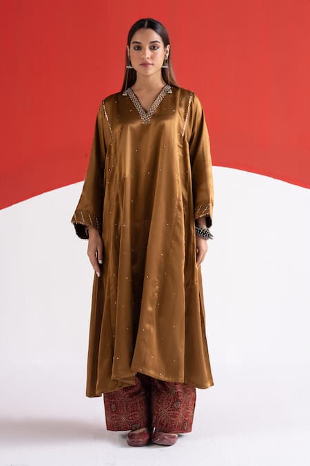 Buy TA’Assur Brown Sequins, Beads V-neck Gulnaaz Embroidered Phiran Kurta Online at Aza Fashions Buy_TA’Assur_Brown Sequins, Beads V-neck Gulnaaz Embroidered Phiran Kurta _Online_at_Aza_Fashions