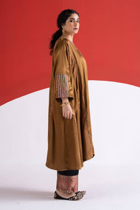 TA’Assur Brown Embroidery, Sequins V-neck Gul Stripe Phiran Kurta Online at Aza Fashions TA’Assur_Brown Embroidery, Sequins V-neck Gul Stripe Phiran Kurta _Online_at_Aza_Fashions