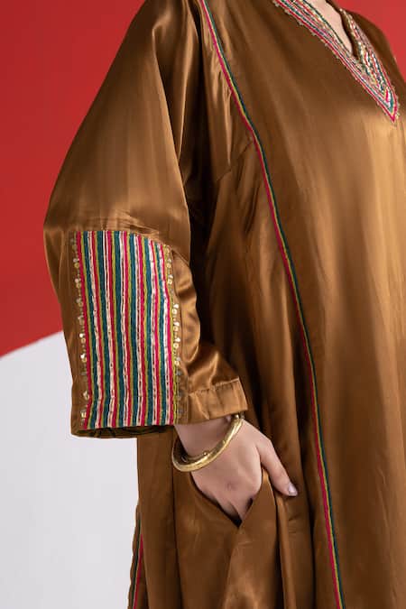 TA’Assur Brown Embroidery, Sequins V-neck Gul Stripe Phiran Kurta at Aza Fashions TA’Assur_Brown Embroidery, Sequins V-neck Gul Stripe Phiran Kurta _at_Aza_Fashions