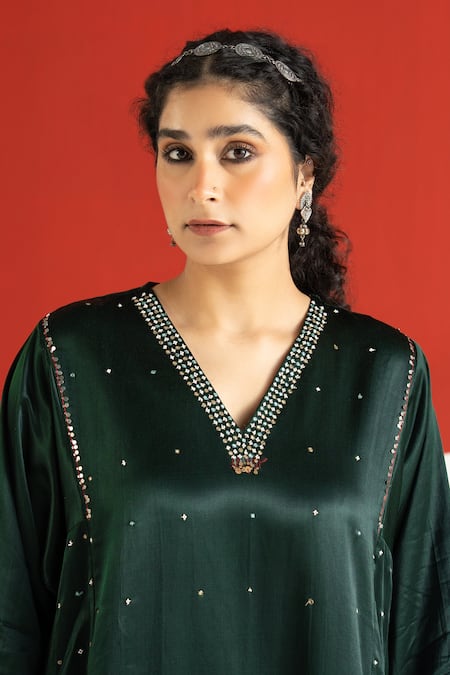 Shop_TA’Assur_Green Sequins, Embroidery V-neck Gulnaaz Mirror Phiran Kurta _Online_at_Aza_Fashions