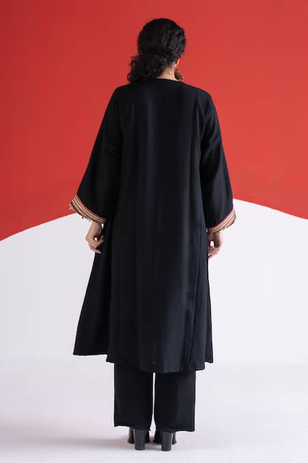 TA’Assur Zubaida Embroidered Phiran Kurta 